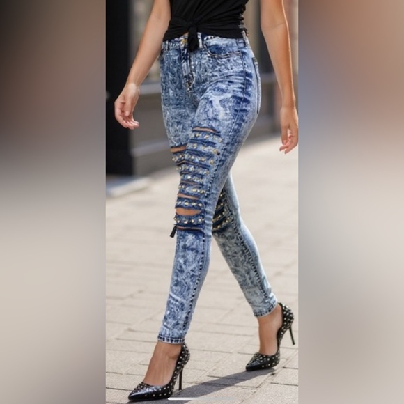 📦 REDUCED! Gold Studded Denim Jeans - Picture 2 of 5